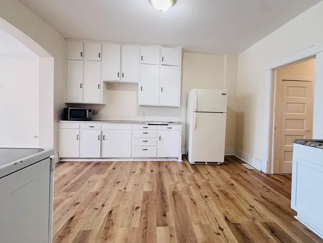 $999 | 213 Main Street East, Ashland, WI 54806