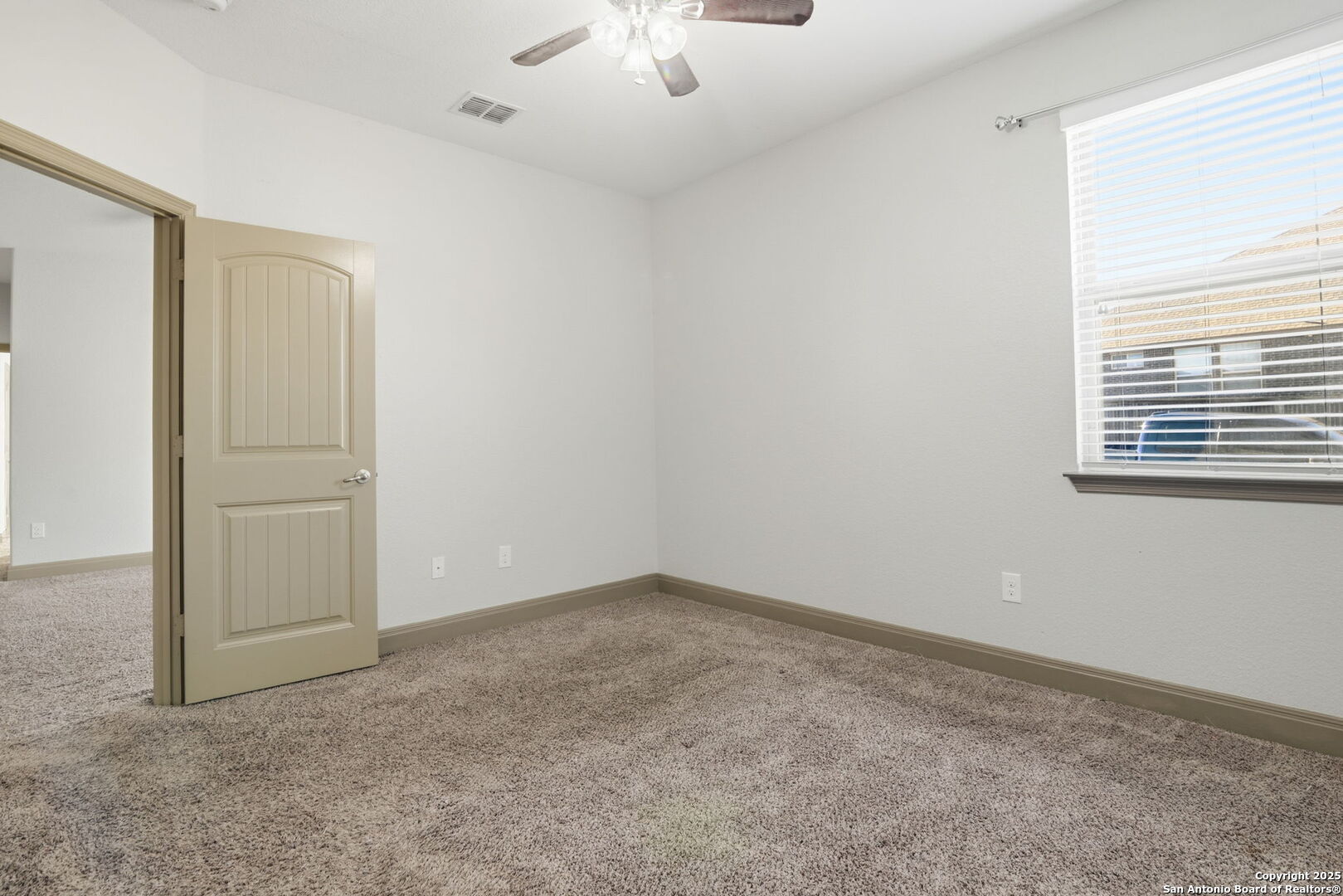 904 Turning Stone Cibolo, TX 78108 - Photo 29 of 35 an empty room with a window