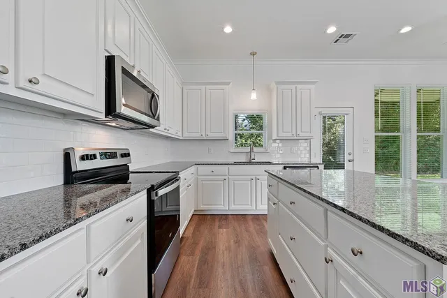 $2,900 | 5513 Clearbrook Drive, Baton Rouge, LA 70820