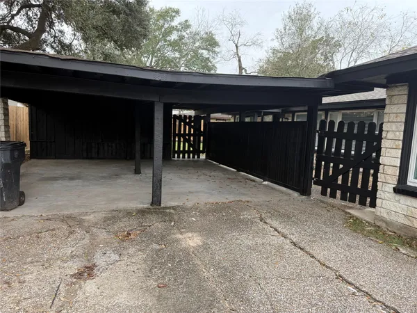 $1,900 | 7070 Brace Street, Houston, TX 77061