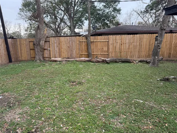 $1,900 | 7070 Brace Street, Houston, TX 77061