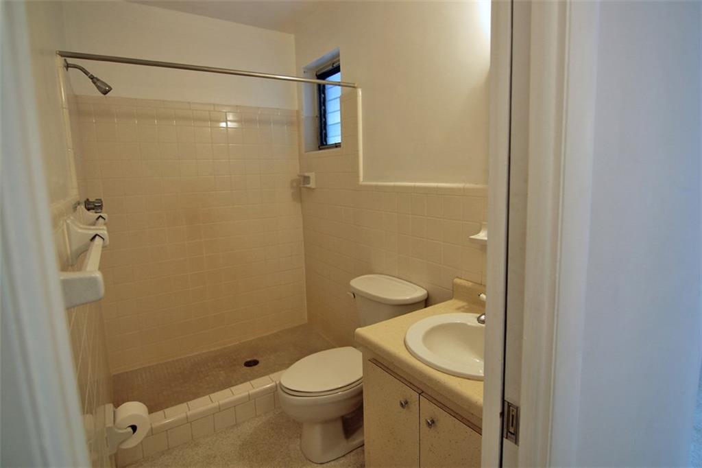 105 Windsor Road East Jupiter, FL 33469 - Photo 16 of 24 Gallery Image 16