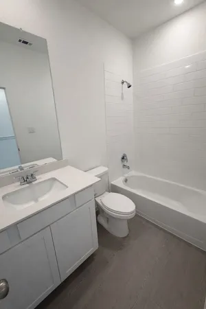 $2,300 | 2211 Salinas Drive, Rosharon, TX 77583