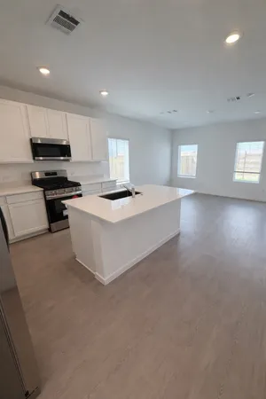 $2,300 | 2211 Salinas Drive, Rosharon, TX 77583