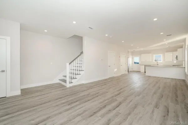 $4,200 | 2812 Ocean Avenue, Seaford, NY 11783