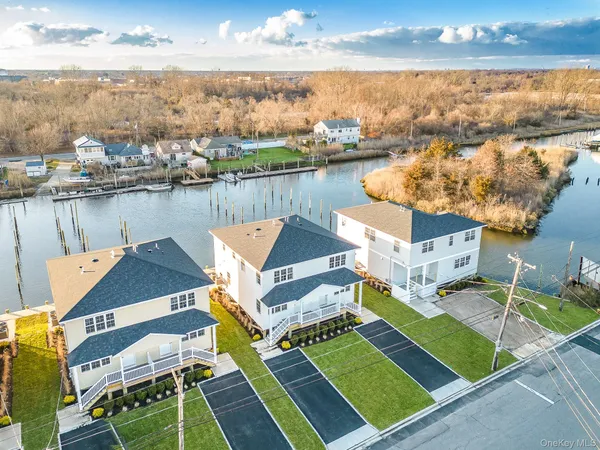 $4,200 | 2812 Ocean Avenue, Seaford, NY 11783