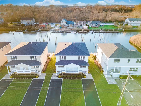 $4,200 | 2812 Ocean Avenue, Seaford, NY 11783