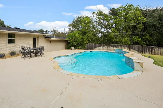 front view of house with a yard