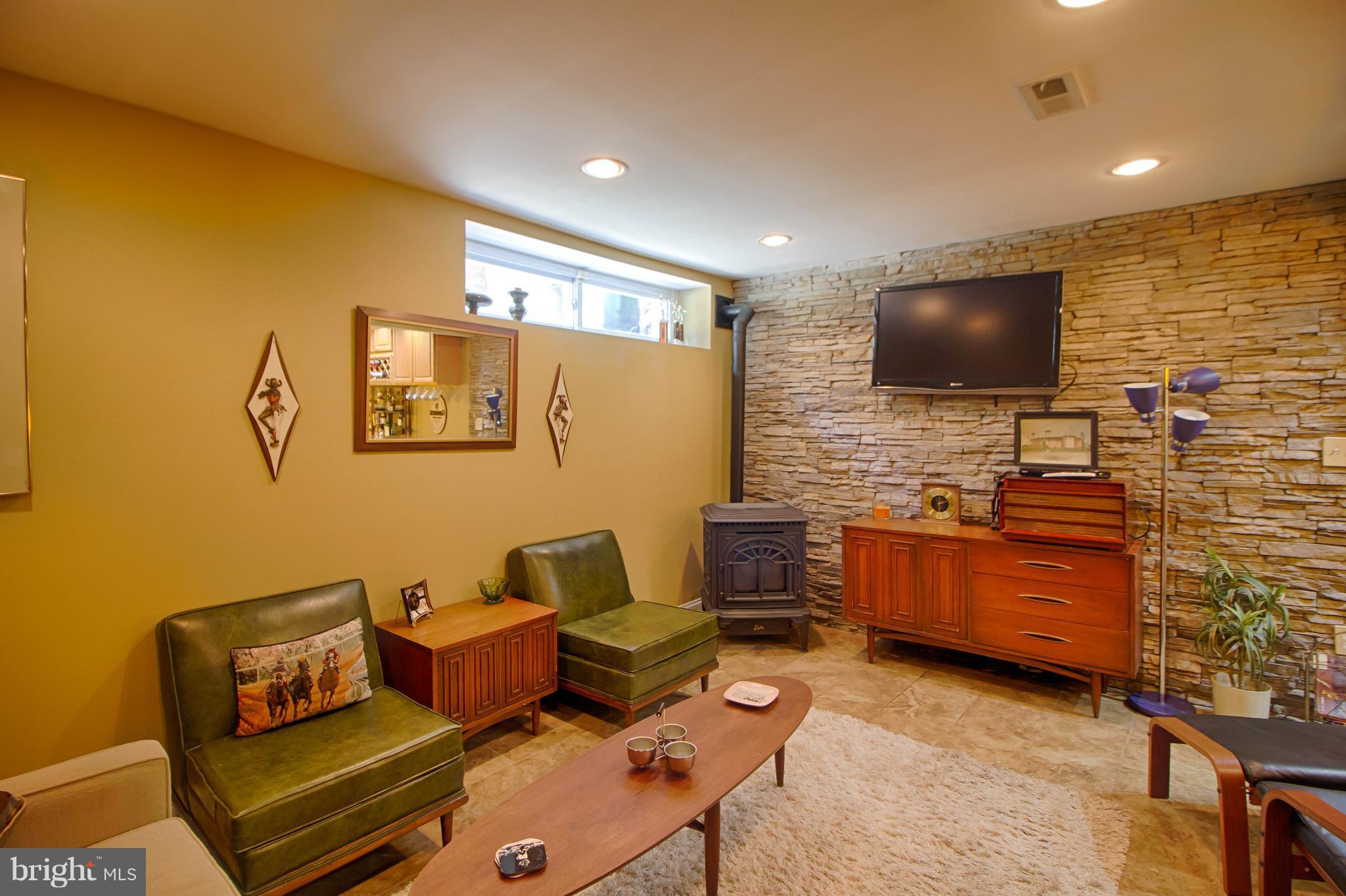 910 South Paca Street Baltimore, MD 21230 - Photo 2 of 30 Bath