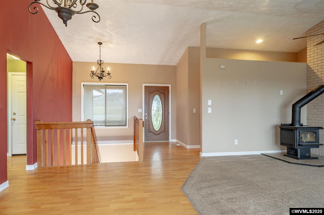 17330 South Callahan Road Molalla, OR 97038 - Photo 5 of 39 Gallery Image 5
