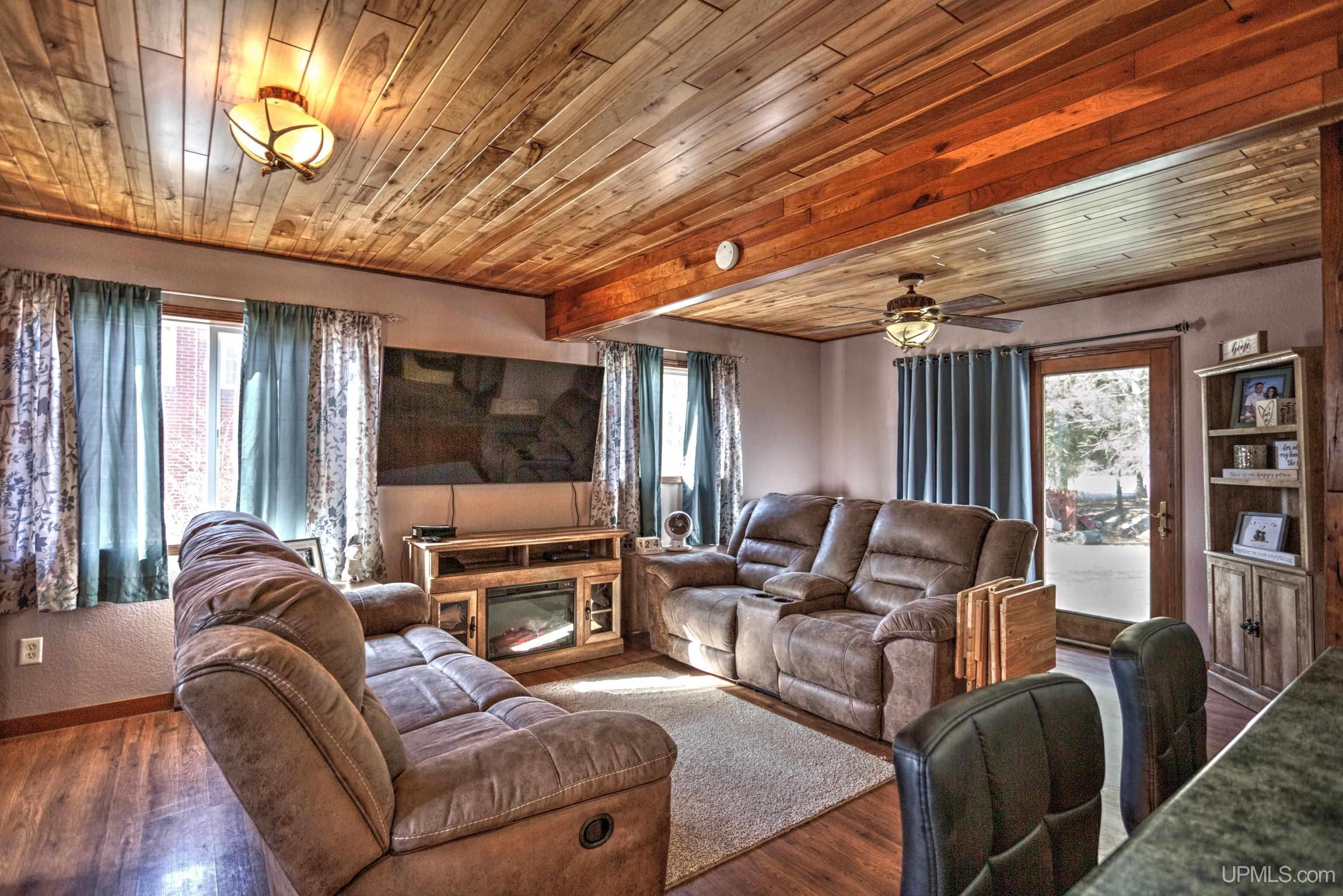 E5332 Sunset Road Ironwood, MI 49938 - Photo 6 of 41