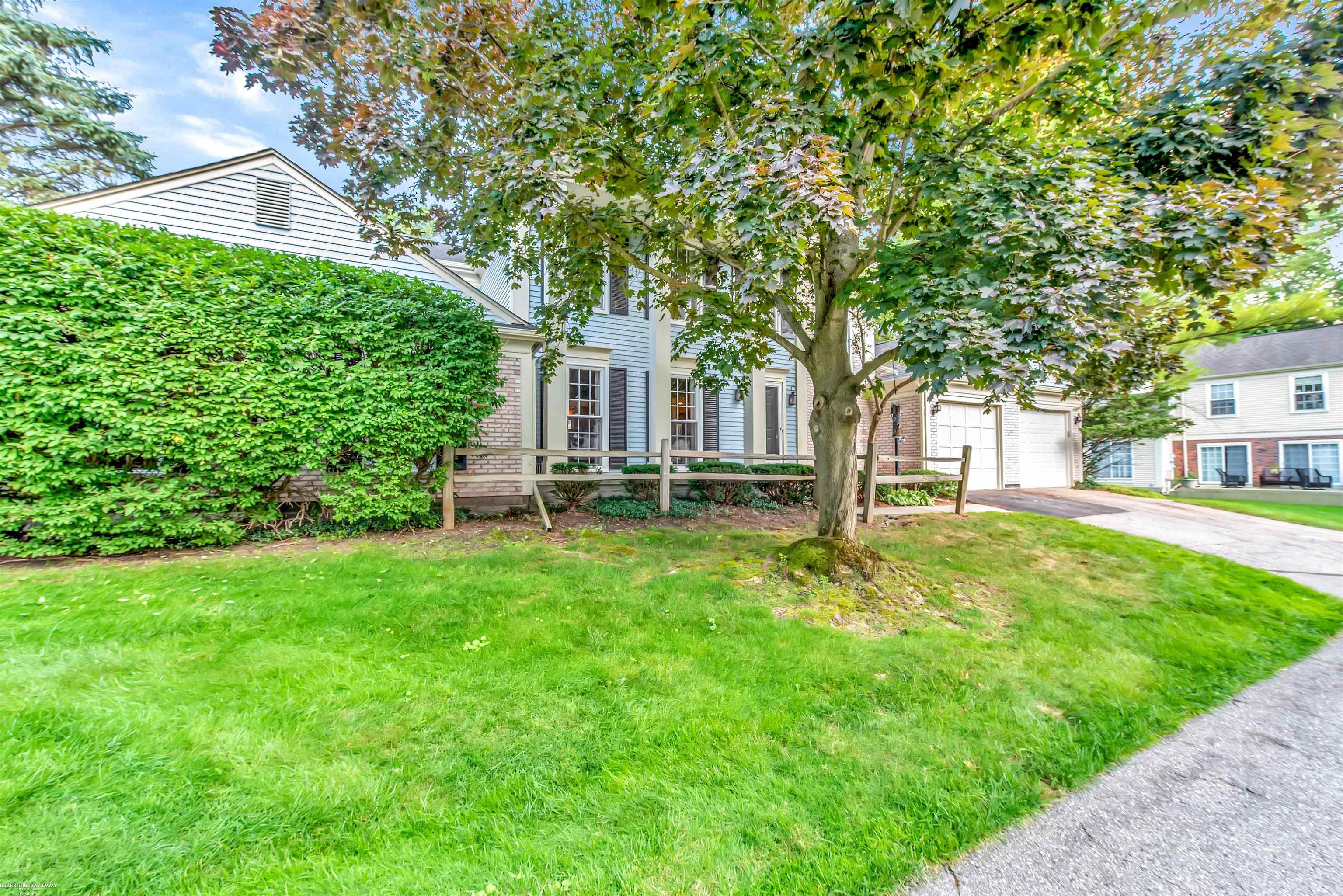 1505 Surrey Lane Rochester, MI 48306 - Photo 34 of 40 50088073-33.JPG