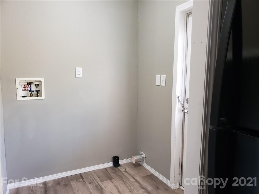 926 Jackson Loop Road Flat Rock, NC 28731 - Photo 11 of 20 Gallery Image 11