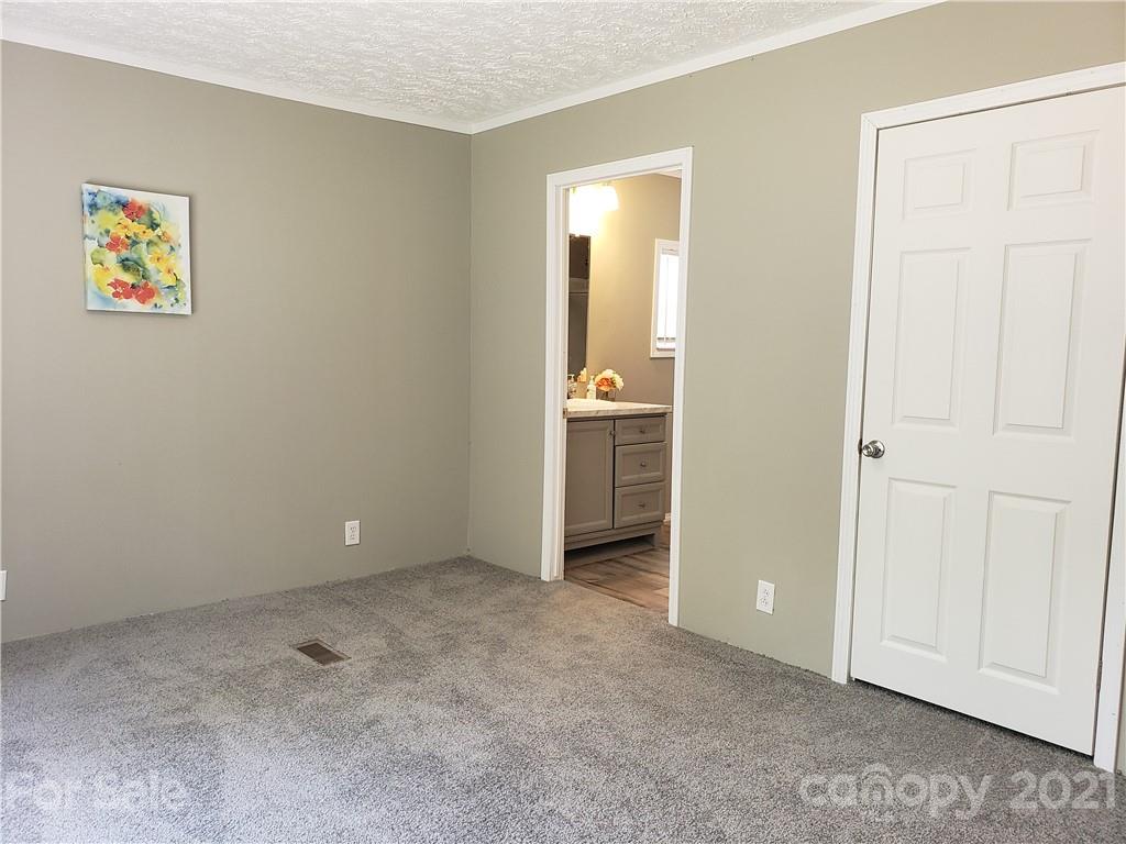 926 Jackson Loop Road Flat Rock, NC 28731 - Photo 15 of 20 Gallery Image 15
