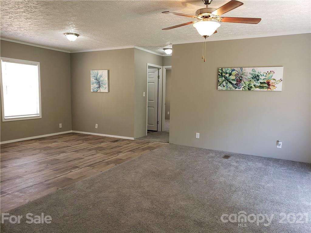 926 Jackson Loop Road Flat Rock, NC 28731 - Photo 4 of 20 Gallery Image 4