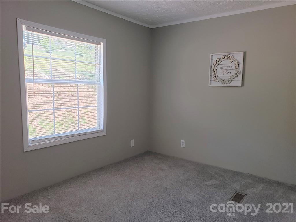 926 Jackson Loop Road Flat Rock, NC 28731 - Photo 6 of 20 Gallery Image 6