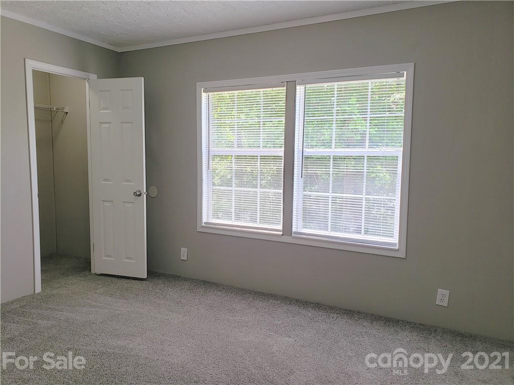 926 Jackson Loop Road Flat Rock, NC 28731 - Photo 7 of 20 Gallery Image 7