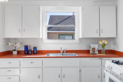 $399,000 | 1328 89th Avenue, Oakland, CA 94621