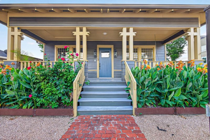 1414 Finch Street Houston, TX 77009 - Photo 2 of 24