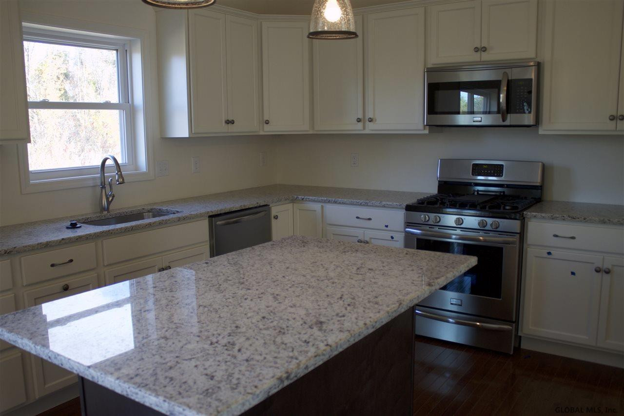 13 Rysedorph Lane Rensselaer, NY 12144 - Photo 10 of 18 Photo 10