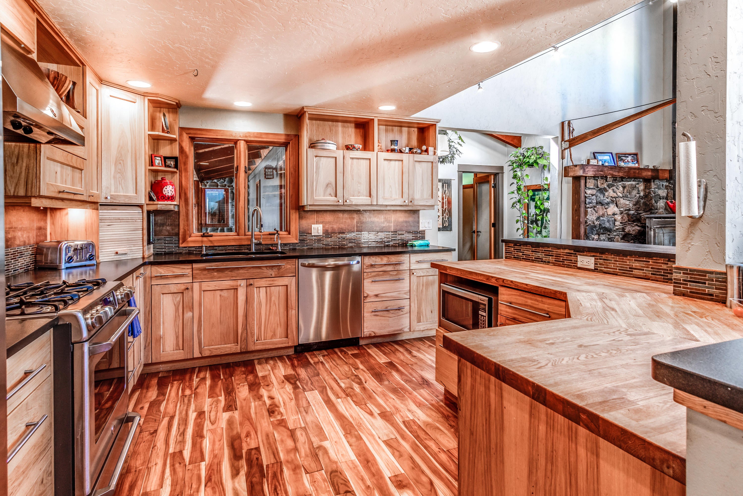 19238 Baker Road Bend, OR 97702 - Photo 12 of 64 Solid Surface & Butcher Block Counters