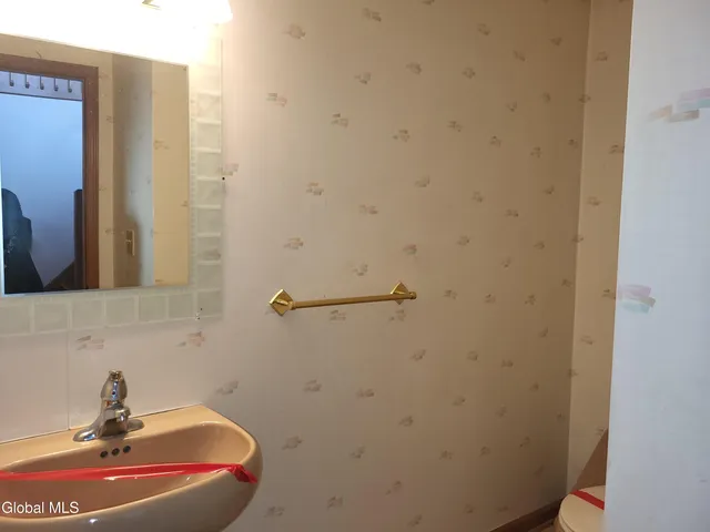 $425,000 | 2 Shadowbrook Drive, Clifton Park, NY 12065