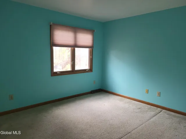 $425,000 | 2 Shadowbrook Drive, Clifton Park, NY 12065