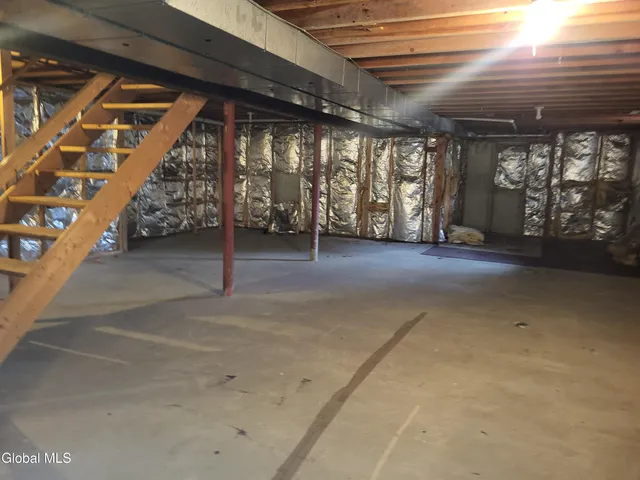 $425,000 | 2 Shadowbrook Drive, Clifton Park, NY 12065