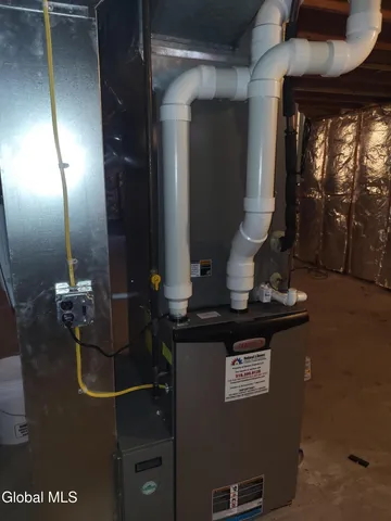 $425,000 | 2 Shadowbrook Drive, Clifton Park, NY 12065