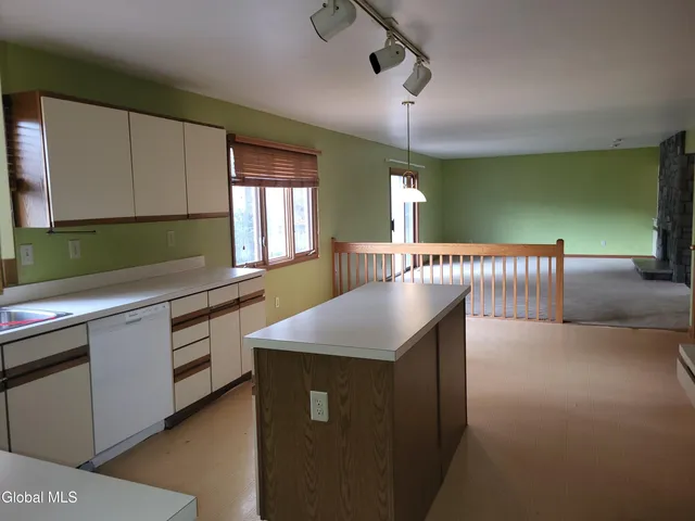 $425,000 | 2 Shadowbrook Drive, Clifton Park, NY 12065