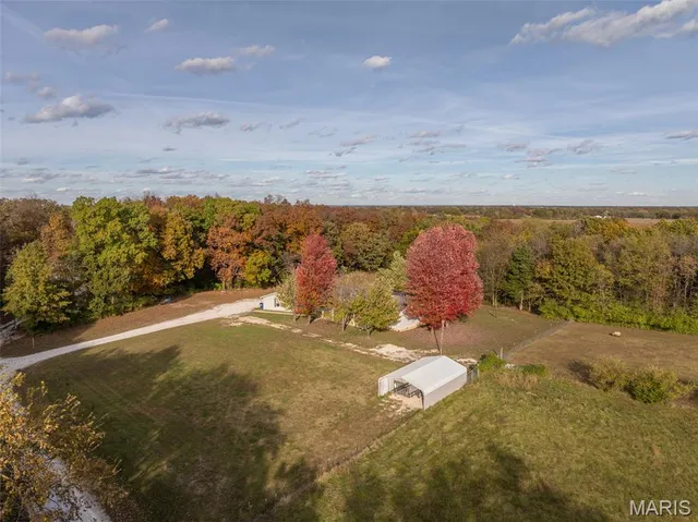 $300,000 | 28048 Beverly Drive, Wright City, MO 63390
