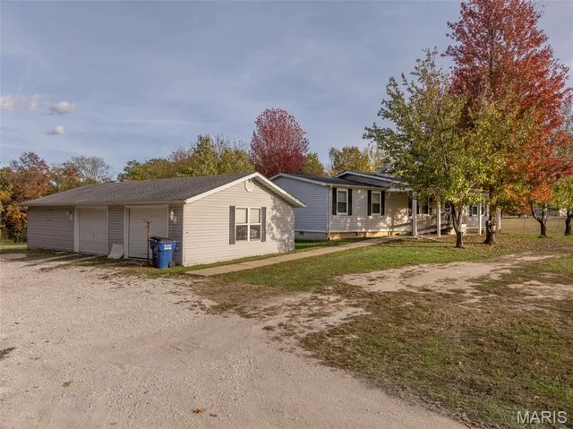 $300,000 | 28048 Beverly Drive, Wright City, MO 63390