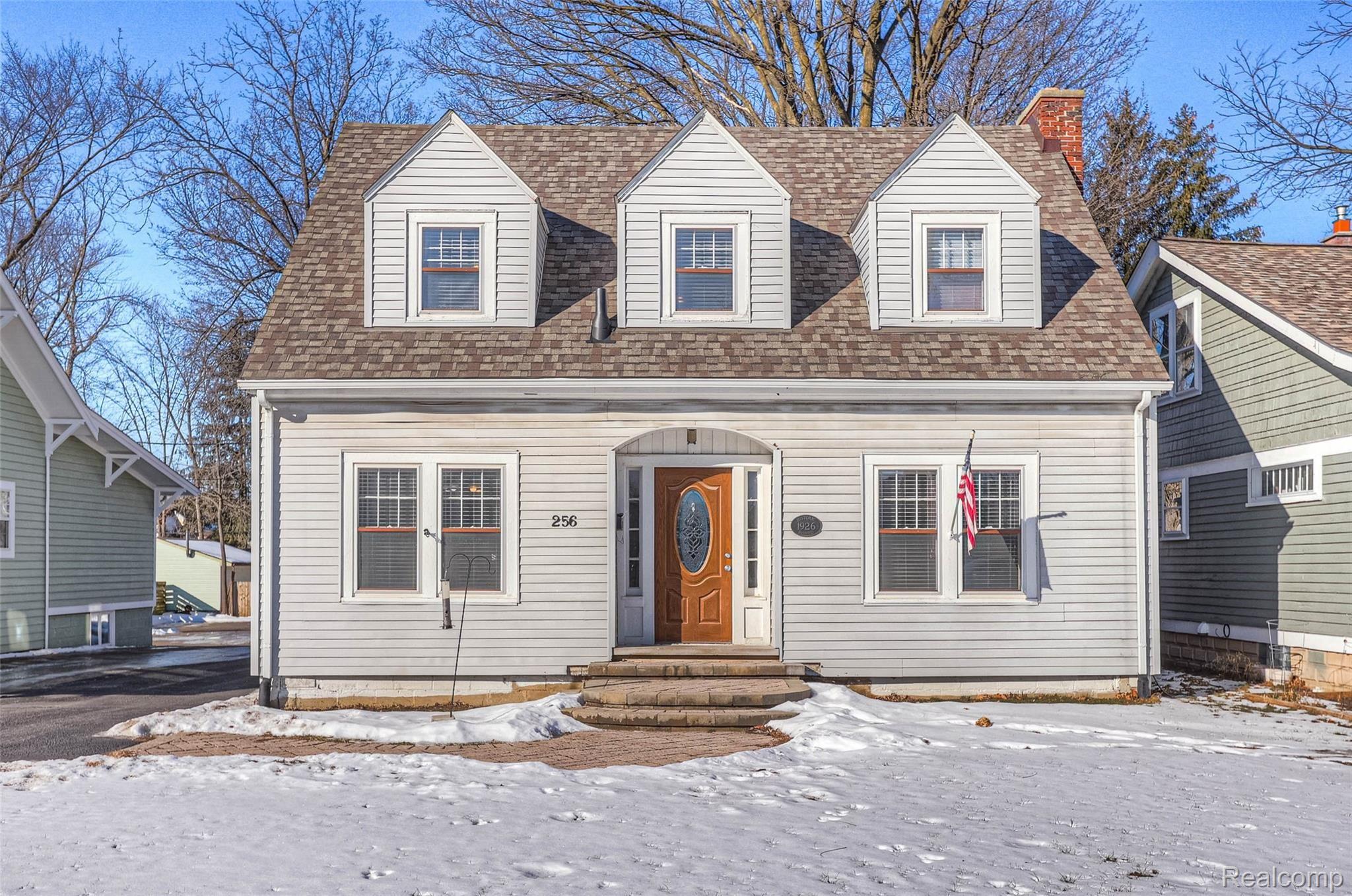 256 South Main Street Romeo, MI 48065 - Photo 1 of 18 01 - Front.jpg