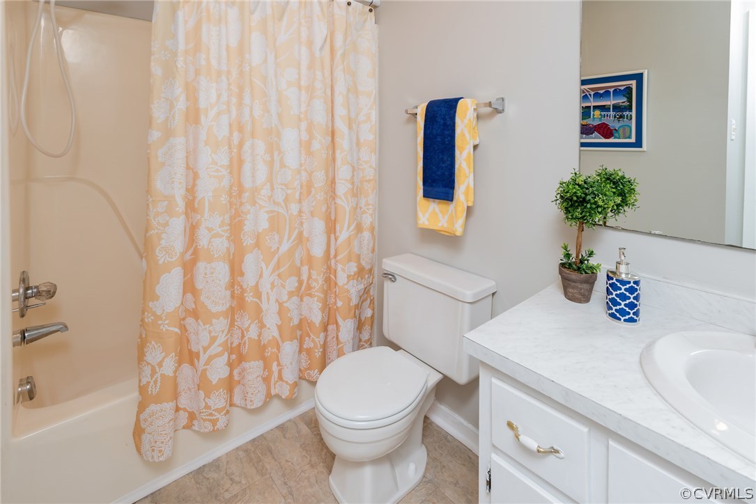 3114 Spreading Oak Road Midlothian, VA 23112 - Photo 18 of 28 Hallway Bathroom, Tub/ Shower, New Linoleum Floor,