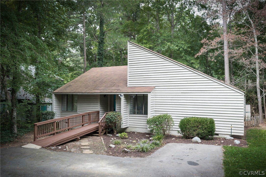 3114 Spreading Oak Road Midlothian, VA 23112 - Photo 4 of 28 3114 Spreading Oak Rd. 1,340 Sq. Ft. 3 Bedrooms, 2