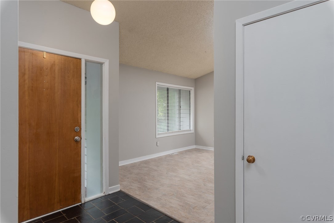 3114 Spreading Oak Road Midlothian, VA 23112 - Photo 5 of 28 Open Foyer, 5'3"x 5'11", Tile, Closet, Vaulted Cei