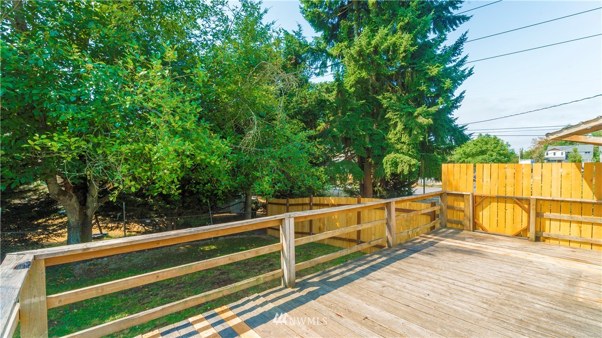 16618 113th Avenue Southeast Renton, WA 98055 - Photo 14 of 24 a view of a balcony with chairs