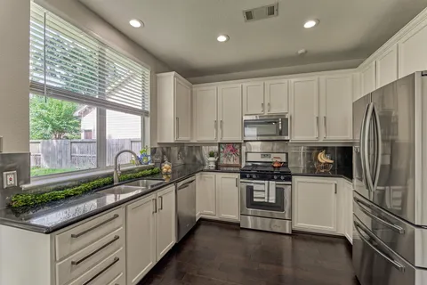 $460,000 | 23 Wintergrass Place, The Woodlands, TX 77382