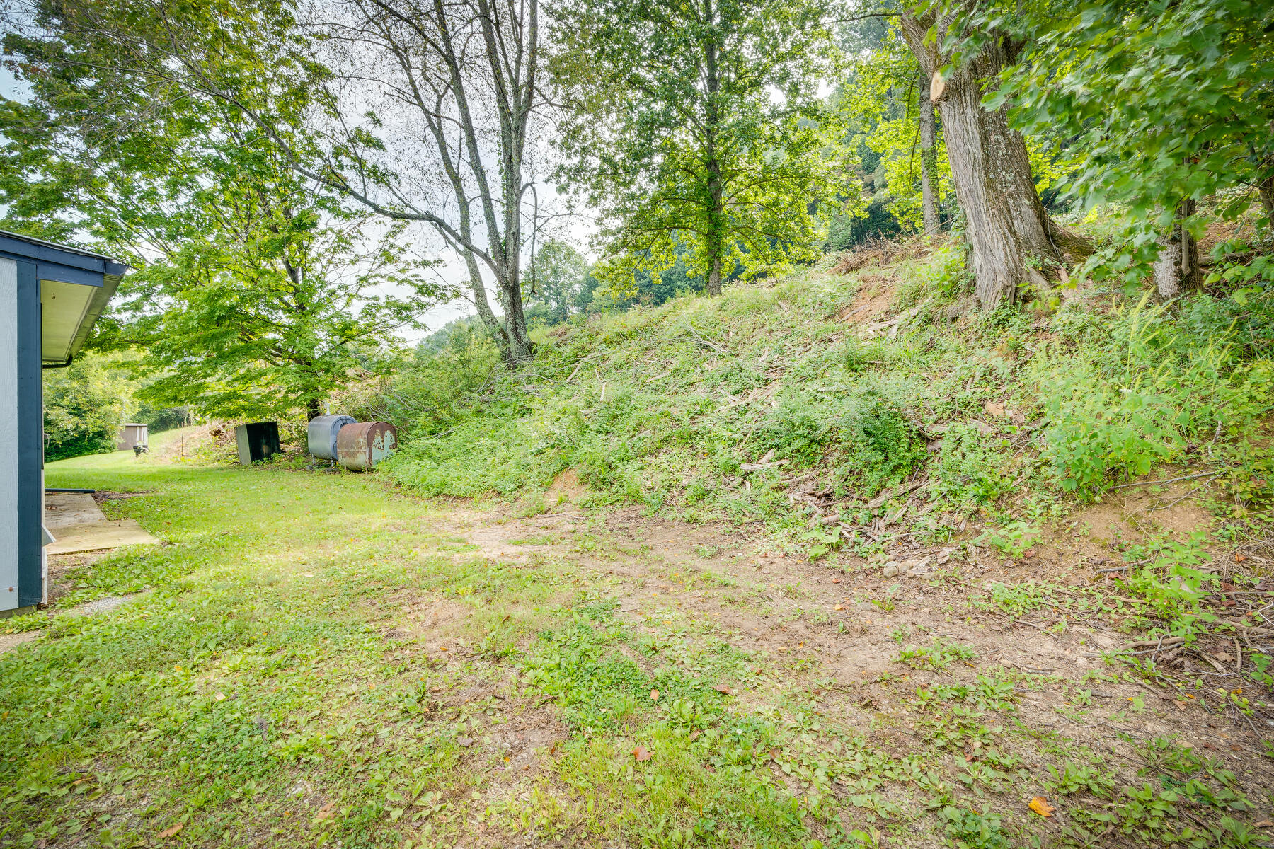277 Fieldcrest Road Blountville, TN 37617 - Photo 18 of 36 018
