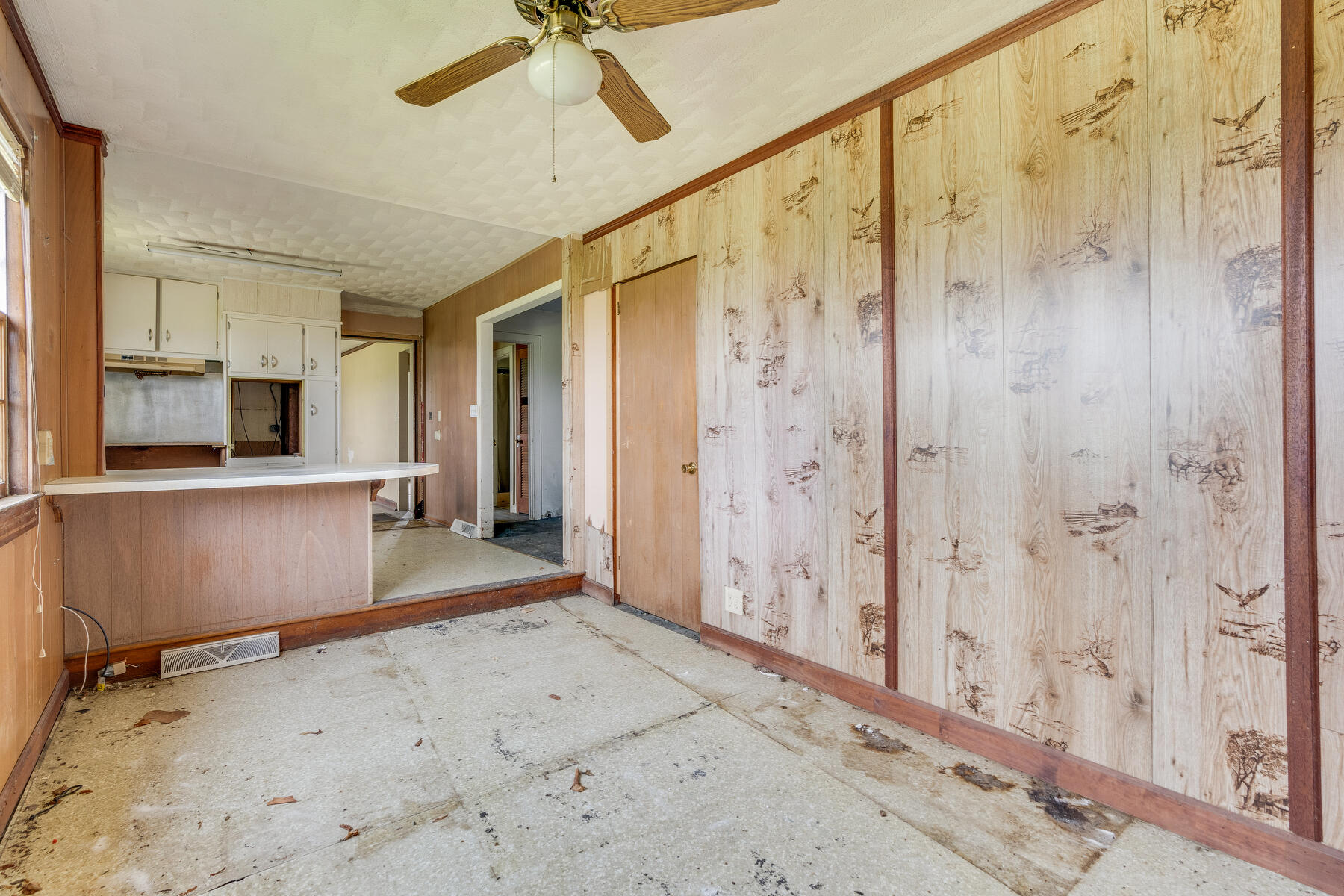 277 Fieldcrest Road Blountville, TN 37617 - Photo 6 of 36 006