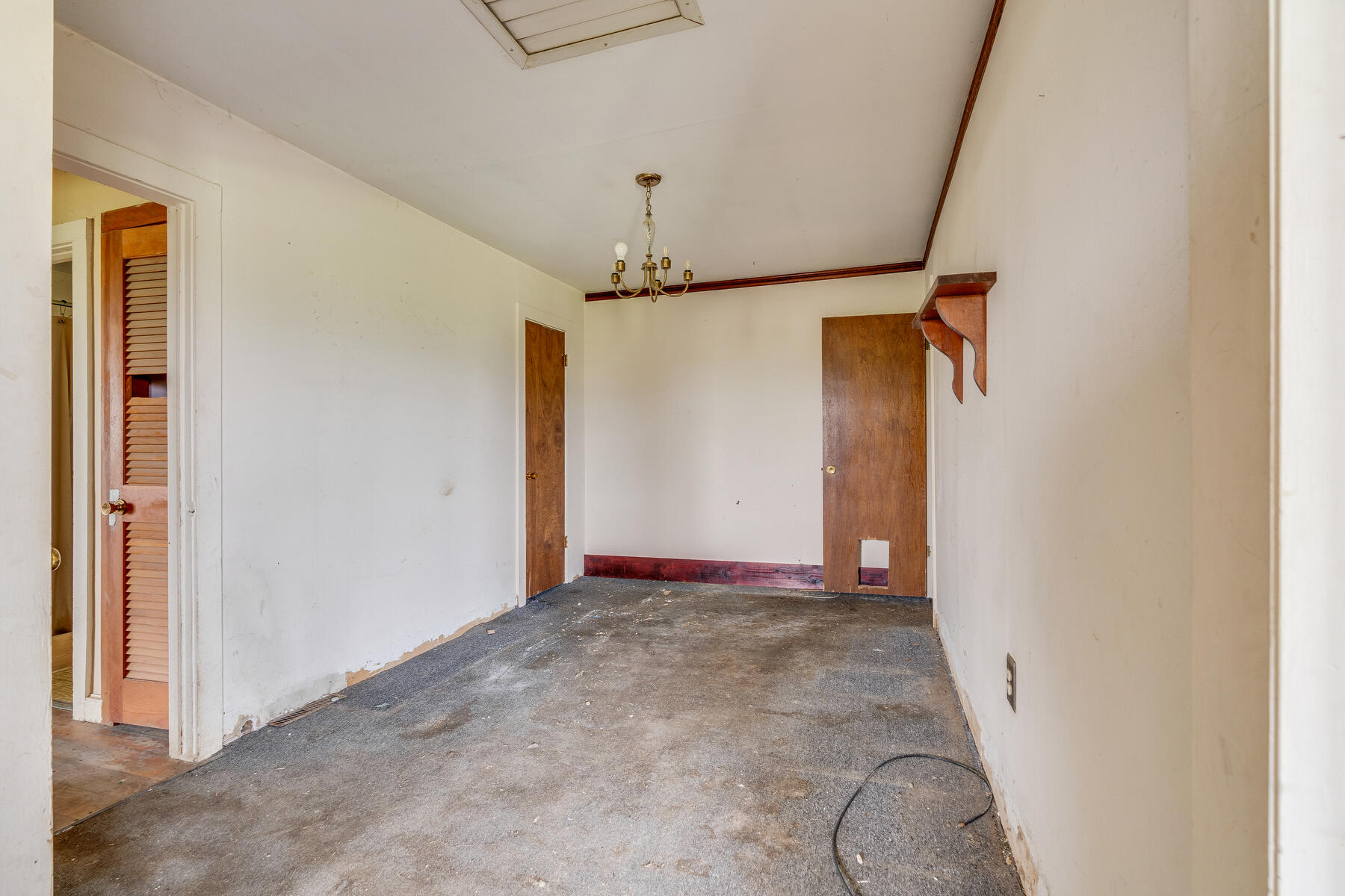 277 Fieldcrest Road Blountville, TN 37617 - Photo 7 of 36 007