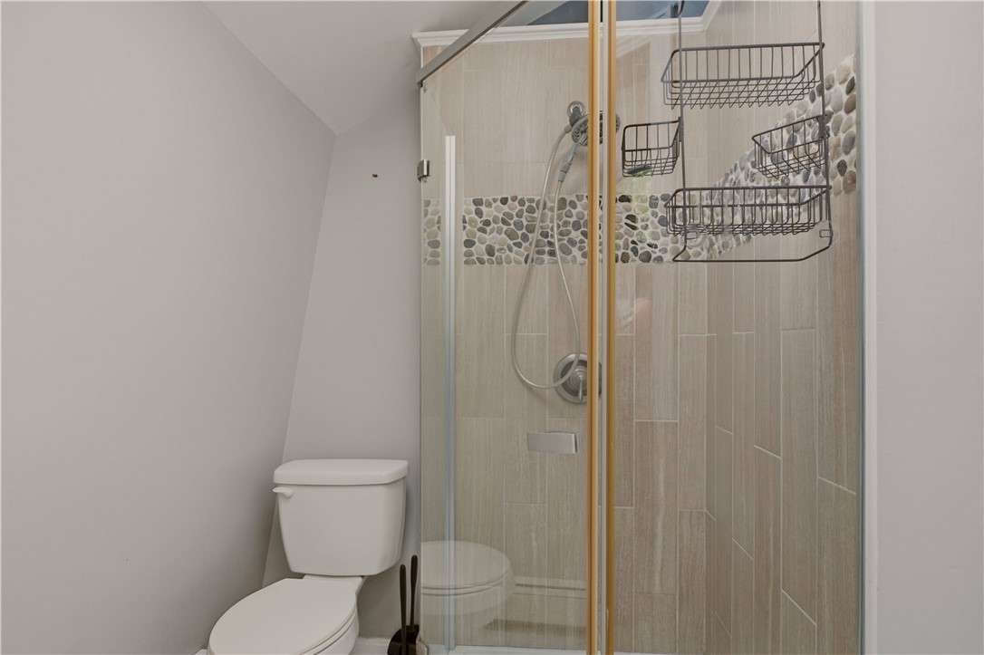21 King Road Tiverton, RI 02878 - Photo 24 of 50 Primary en-suite bath