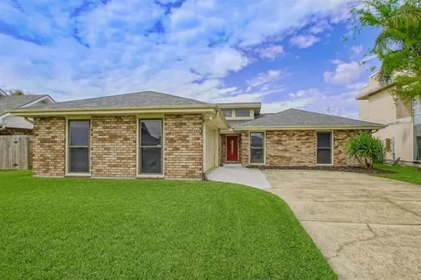 $319,000 | 3333 Grandlake Boulevard, Kenner, LA 70065