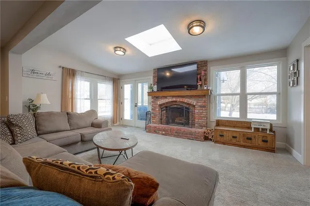 $385,000 | 1512 East Sunvale Drive, Olathe, KS 66062