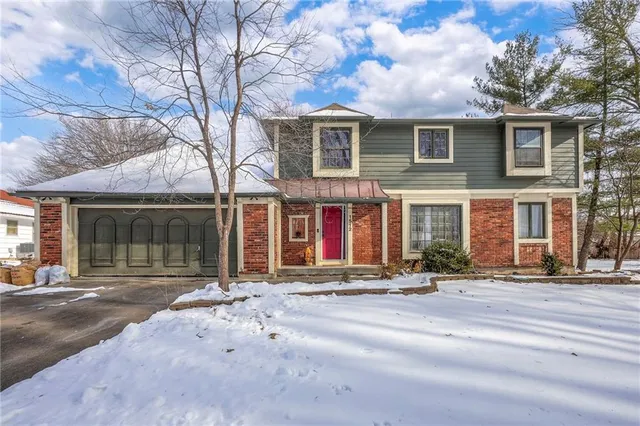 $385,000 | 1512 East Sunvale Drive, Olathe, KS 66062