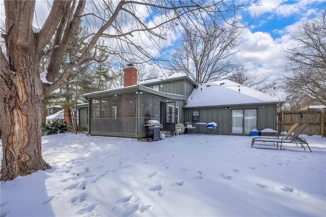 $385,000 | 1512 East Sunvale Drive, Olathe, KS 66062