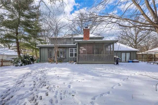 $385,000 | 1512 East Sunvale Drive, Olathe, KS 66062