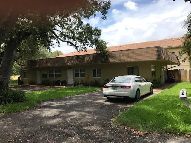 $2,100 | 4110 North 31st Terrace, Hollywood, FL 33021