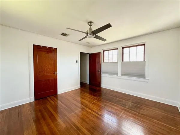 $1,300 | 700 Derbigny Street, Gretna, LA 70053