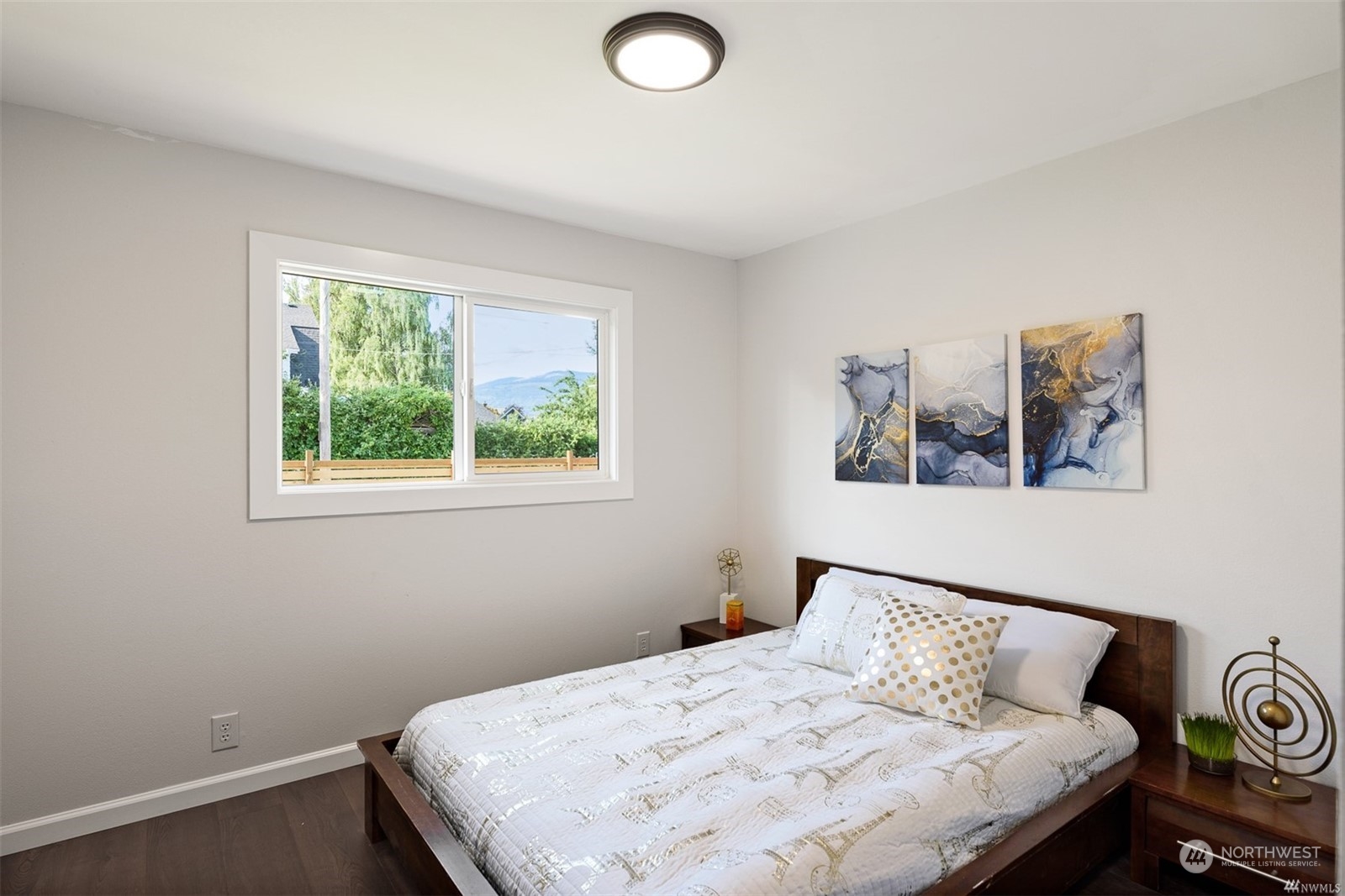 408 Nelson Street Sedro-Woolley, WA 98284 - Photo 12 of 25 a bedroom with a bed and a window